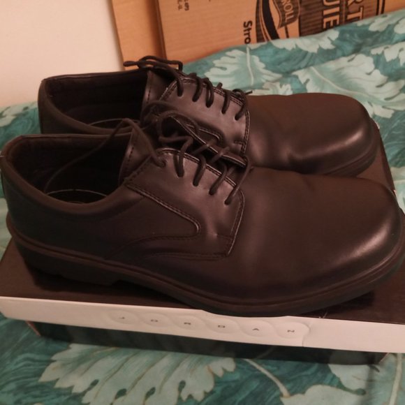 BRAND NEW Men’s Black Leather Shoes Size 10 M main image 4